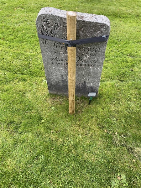 Hautatunnus: 2 C   589-590