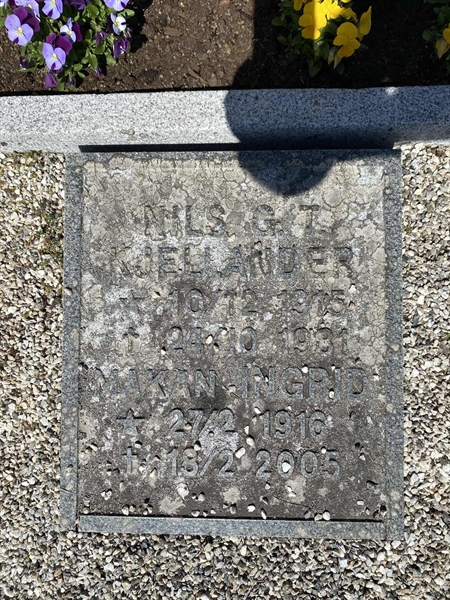 Gravnummer: 1 05 198
