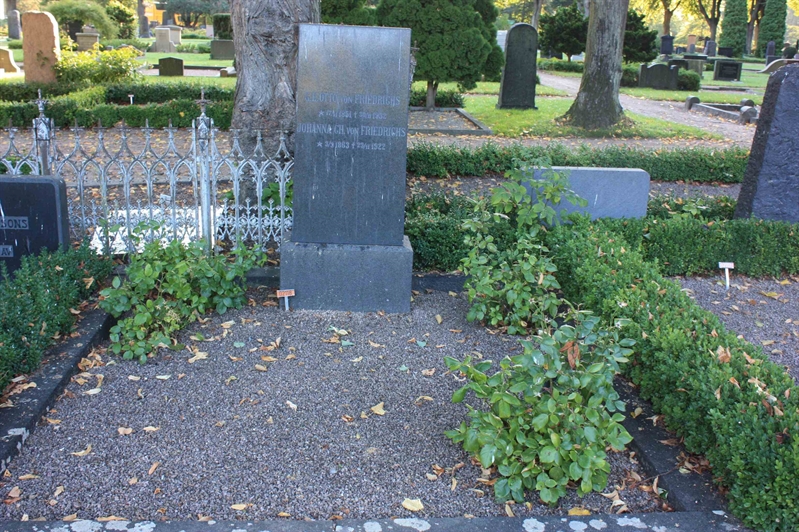 Grave number: Ö 02i   204, 205