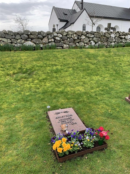 Grave number: SÖ N    70