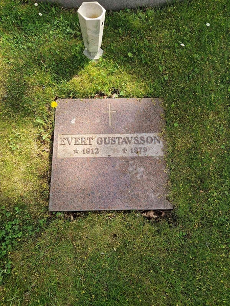 Grave number: 03 A  384