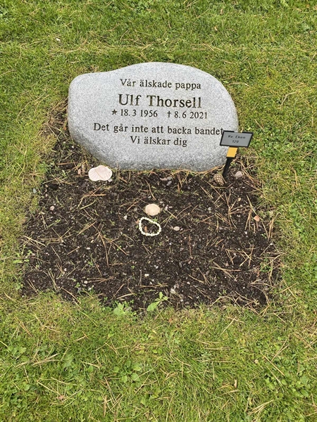 Hautatunnus: 2 E   129