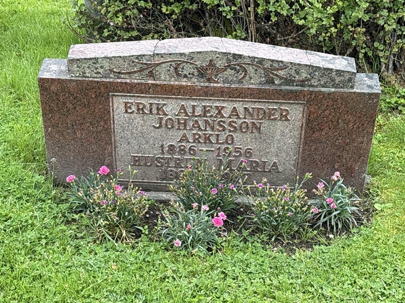 Grave number: IN 11   453