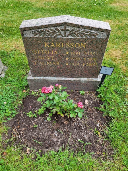 Grave number: kö 01 14   124