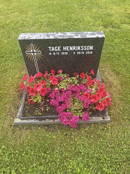 Grave number: 002 3  1073