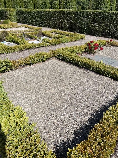 Grave number: NK F 38-39