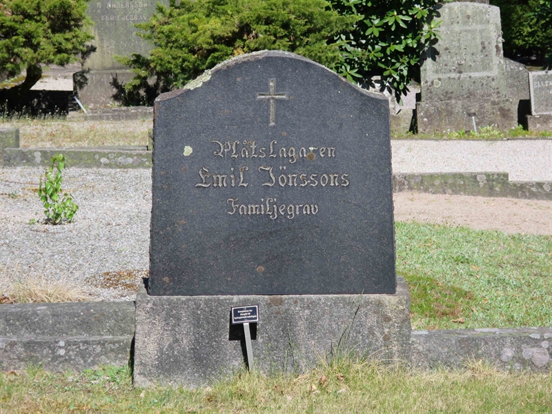 Grave number: HÖB 10   296
