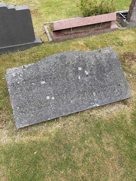 Grave number: SKF B     1, 2