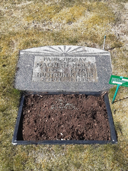 Grave number: KA 07    28