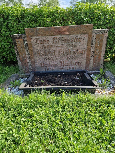 Grave number: 2 14 1812, 1813