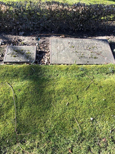 Grave number: FR A     7, 8