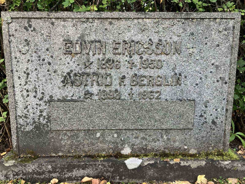Grave number: 1 1  3075