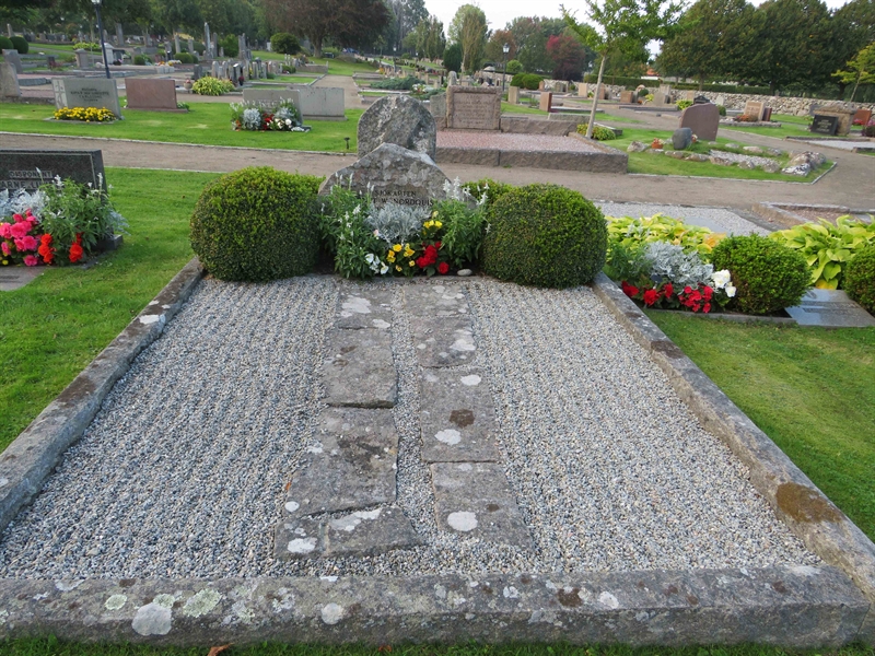 Gravnummer: 1 03  143