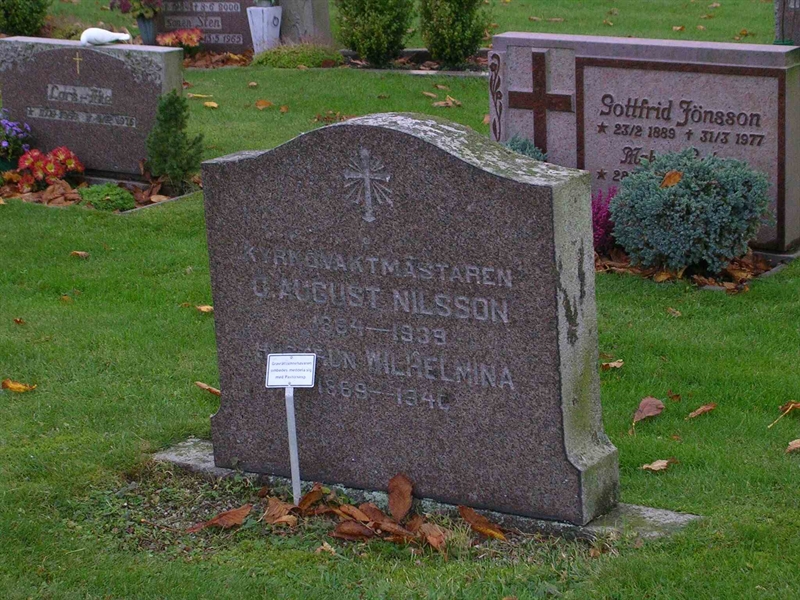 Grave number: ÖKK 2   197, 198