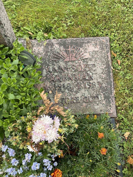 Grave number: 4    65