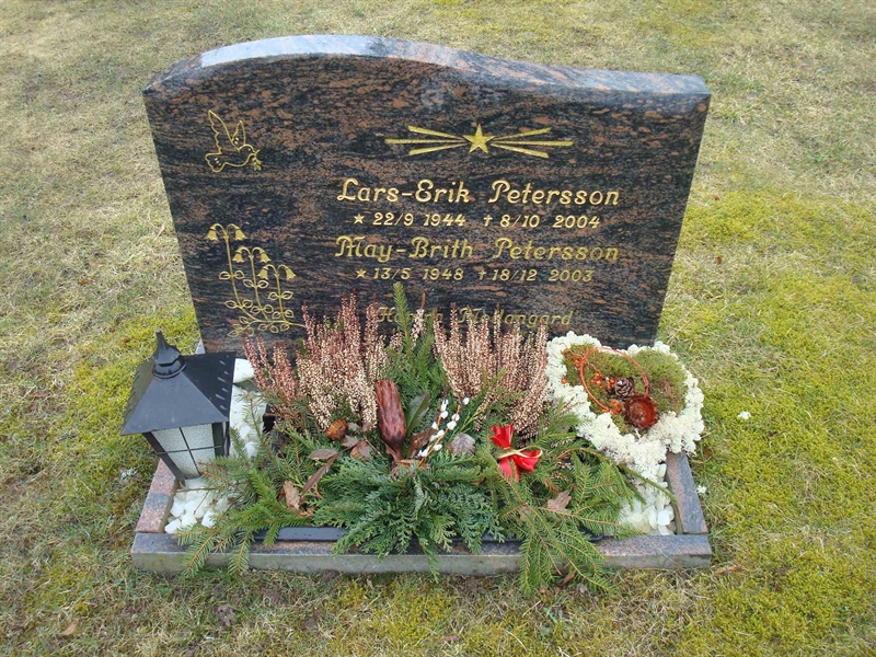 Grave number: BR D   107, 108