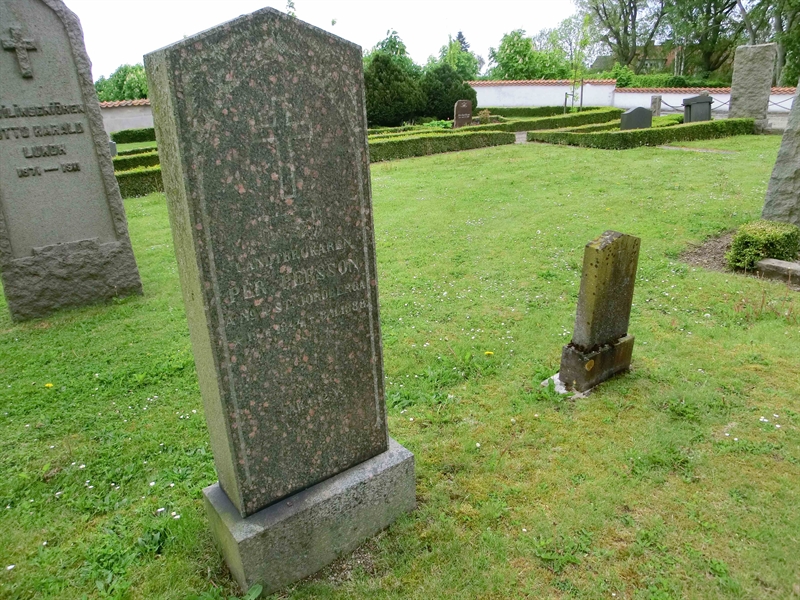 Grave number: KÄ B 009-010
