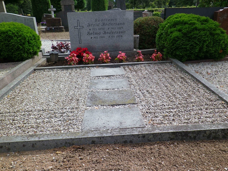 Grave number: OS J   202, 203