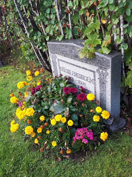 Hautatunnus: NK F B   184B