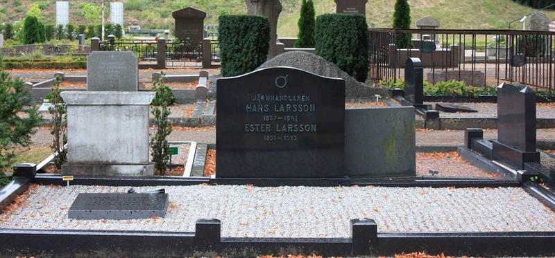 Grave number: Ö 19i    37, 38, 39