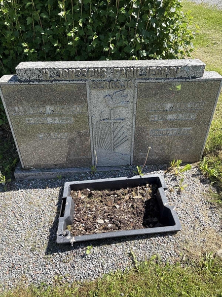 Grave number: 4 G GJ    66-A+B