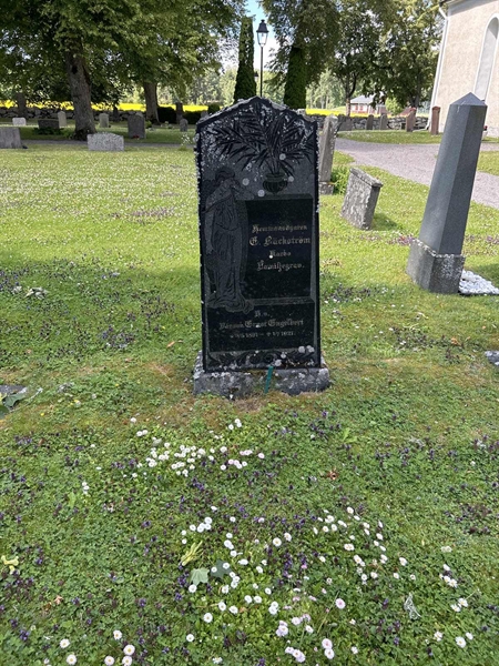 Grave number: 2 G  752-753