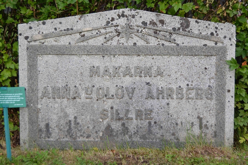 Grave number: 1 F   897