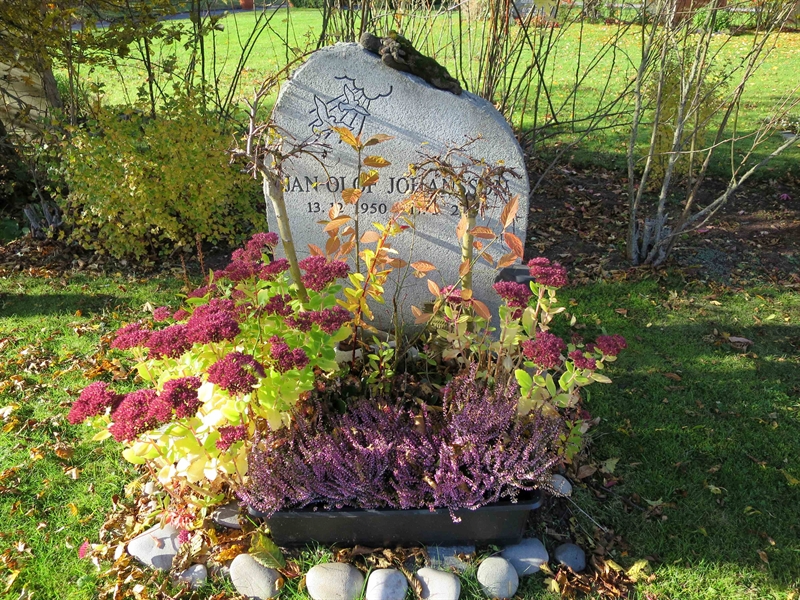 Grave number: HNB III    31