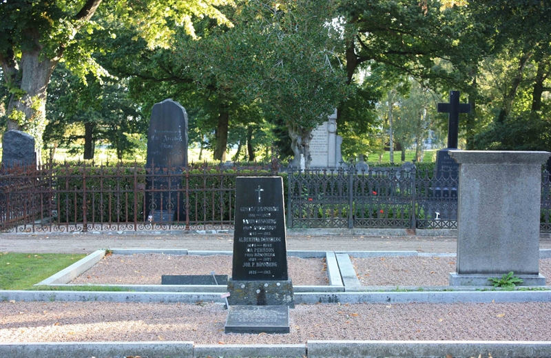 Grave number: Ö 16i   194, 195, 196, 197, 198