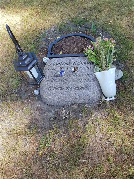 Grave number: 01 14117