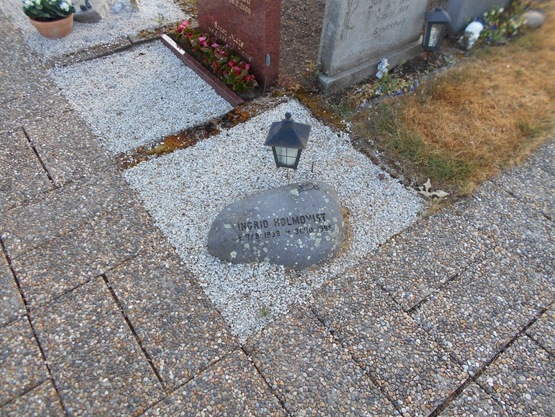 Grave number: HK C2    11