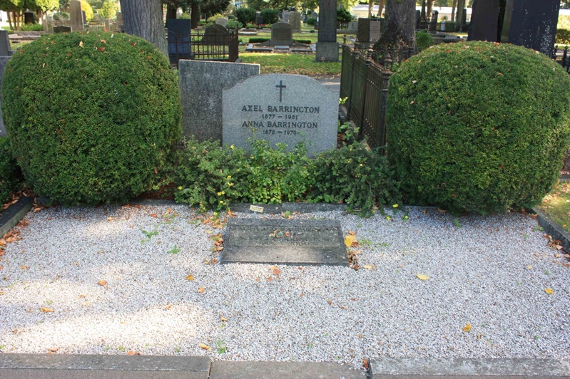 Grave number: Ö 14i   210, 211, 212