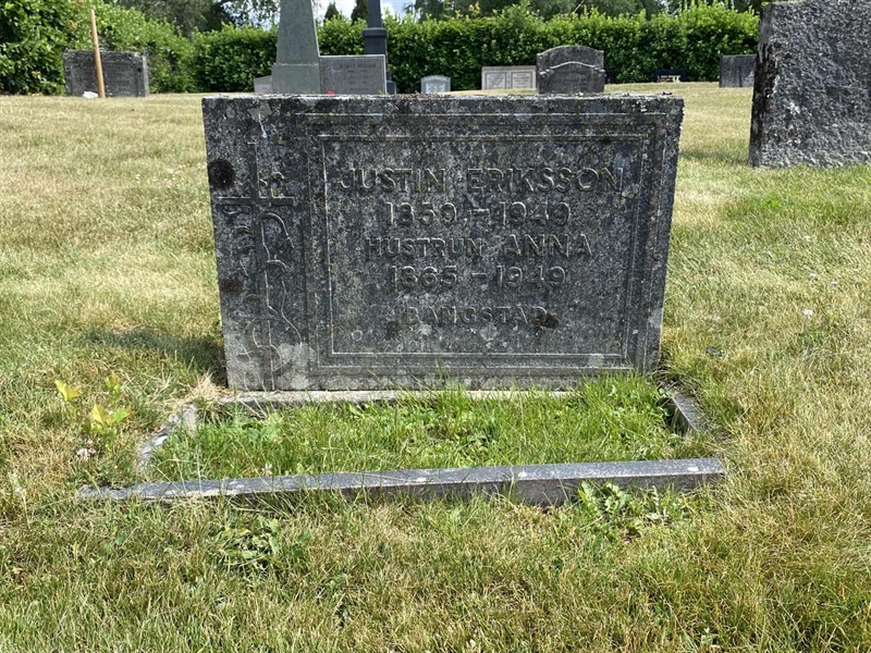 Grave number: 8 1 03    66-67