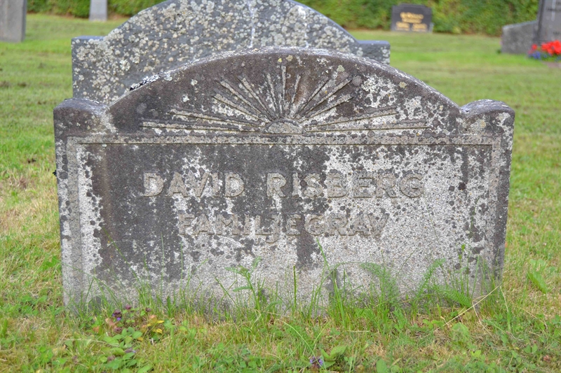 Grave number: 1 F   415