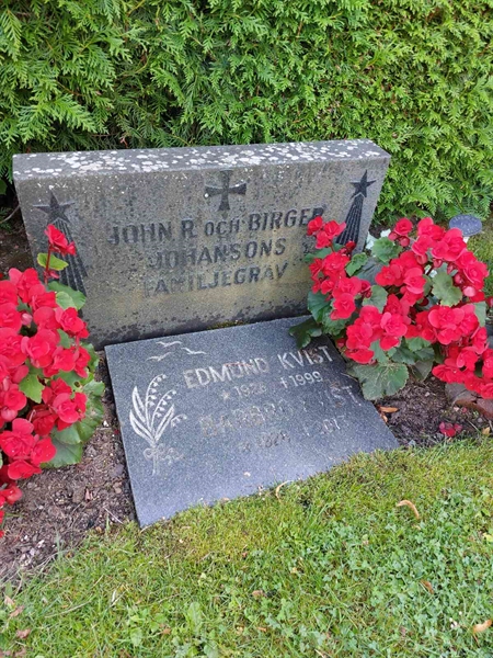 Hautatunnus: 1 D   073