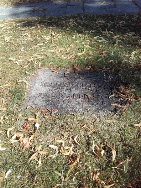 Grave number: NO 08   121