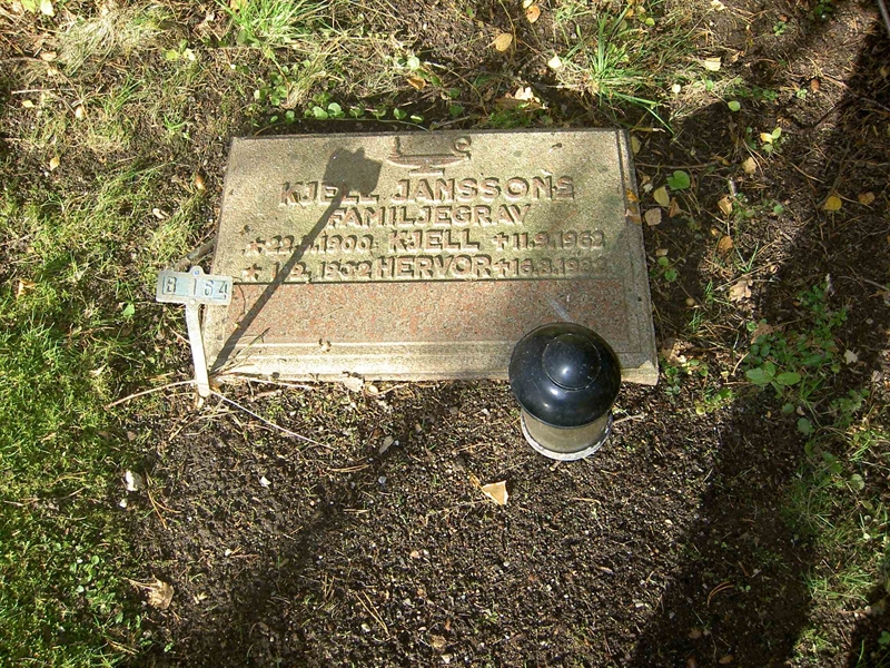 Grave number: 1 B  164