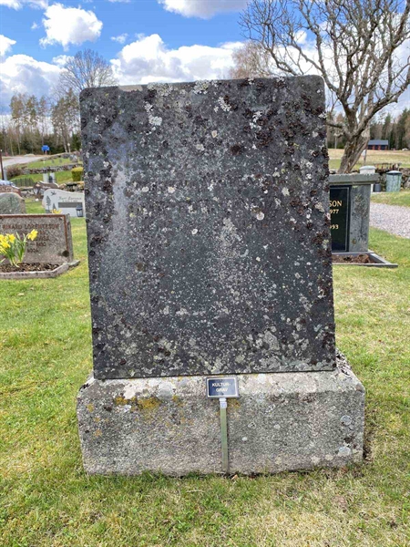 Grave number: 10 Ös 01    68