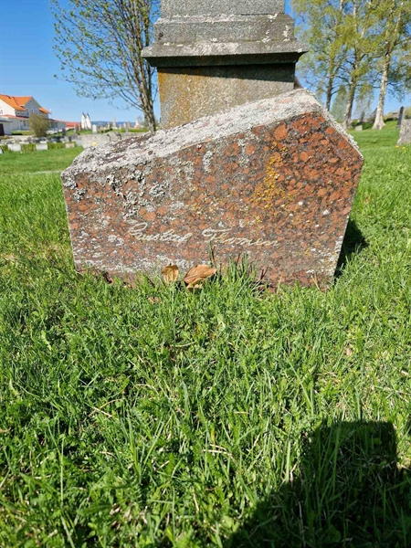 Grave number: 501 16 3007-3010