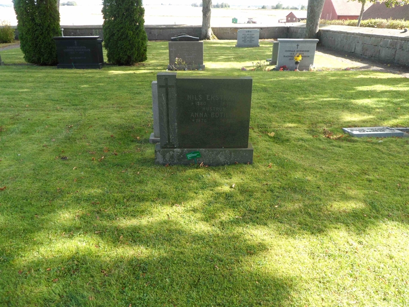 Grave number: SK G    21, 22
