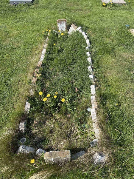 Grave number: R 05M 127A