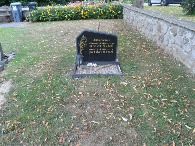 Grave number: SNK N     7, 8