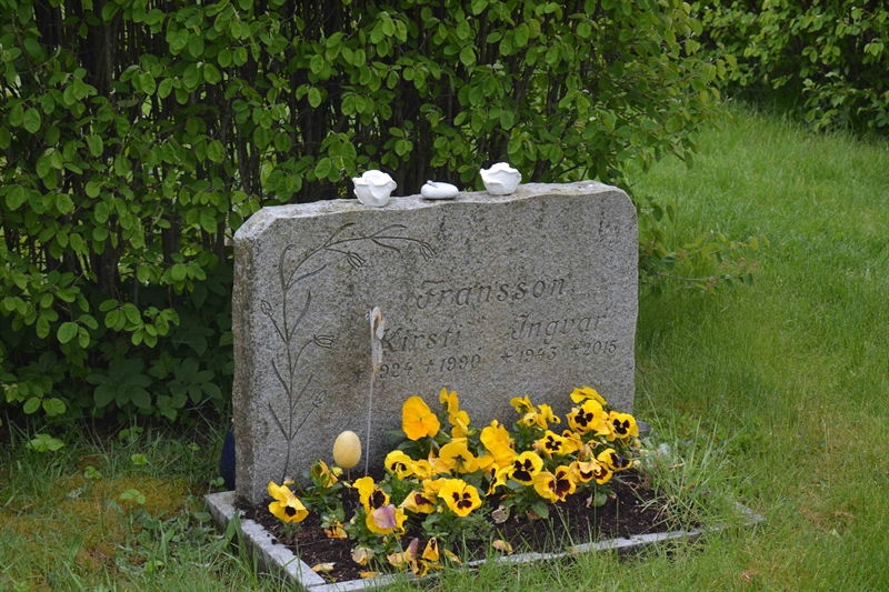 Grave number: SRN 6    33, 34