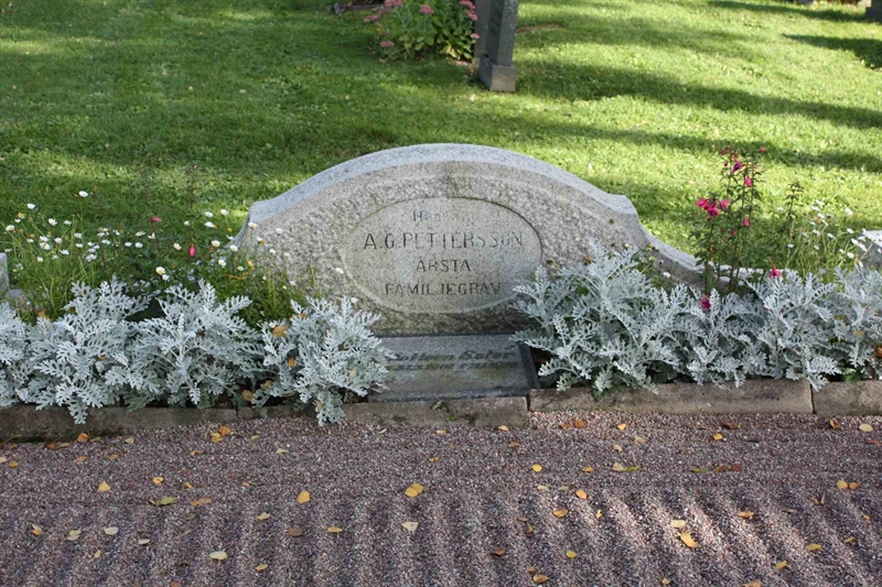 Grave number: 1 K G  157