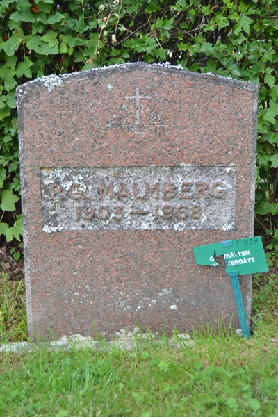 Grave number: 1 F   907