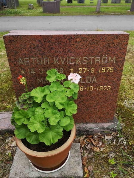 Grave number: NK 09    47