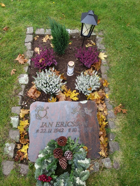 Grave number: HNB II    26