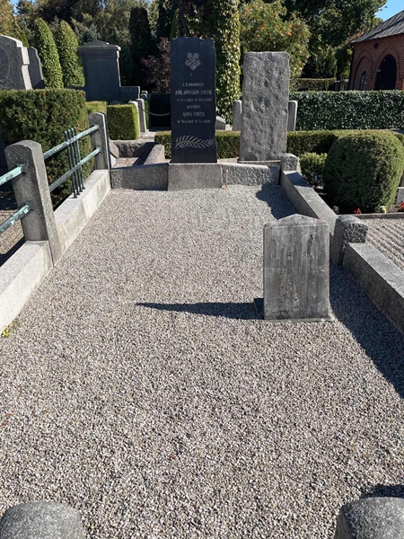 Grave number: VK III   166