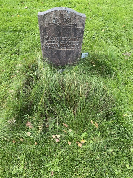 Hautatunnus: 2 C   165-166