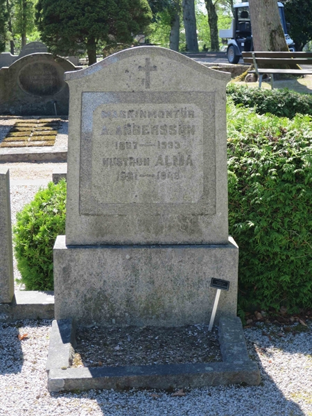 Grave number: HÖB 11   308